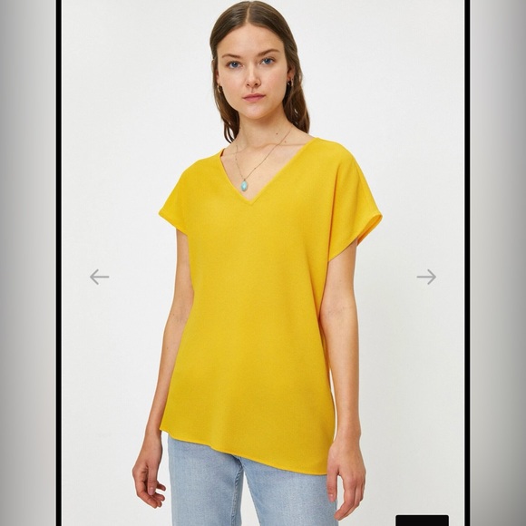 HP! ✨ Yellow V-Neck Women's Top NWOT - Picture 3 of 6